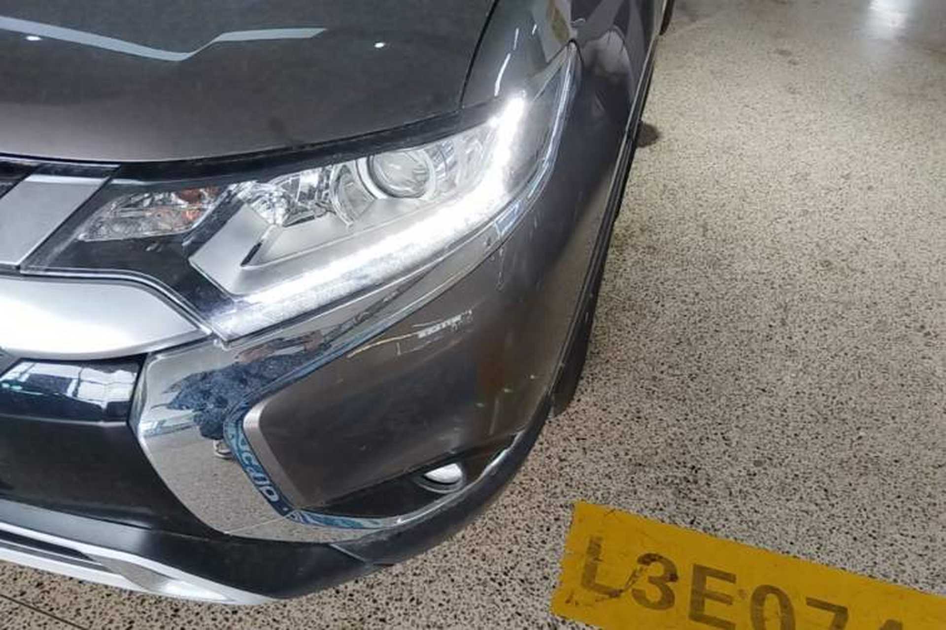 Used Mitsubishi Outlander 2019 2.0L Two-Wheel Drive Comfort Edition 7 Seats China V Emission Standard Left Front Headlight