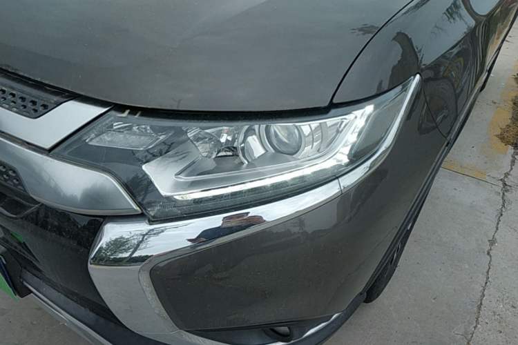 Used Mitsubishi Outlander 2019 2.0L Two-Wheel Drive Comfort Edition 5 Seats China V Standard Left Front Headlight