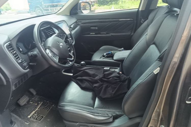 Used Mitsubishi Outlander 2019 2.0L Two-Wheel Drive Comfort Edition 5 Seats China V Standard Left Front Seat