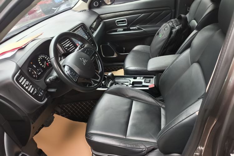 Used Mitsubishi Outlander 2019 2.0L Two-Wheel Drive Comfort Edition 5 Seats China VI Standard Left Front Seat