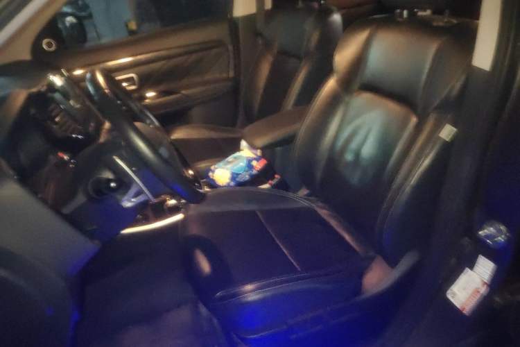 Used Mitsubishi Outlander 2019 2.4L 4x4 Zhi Xiang Edition 7 Seats China VI Standard Left Front Seat