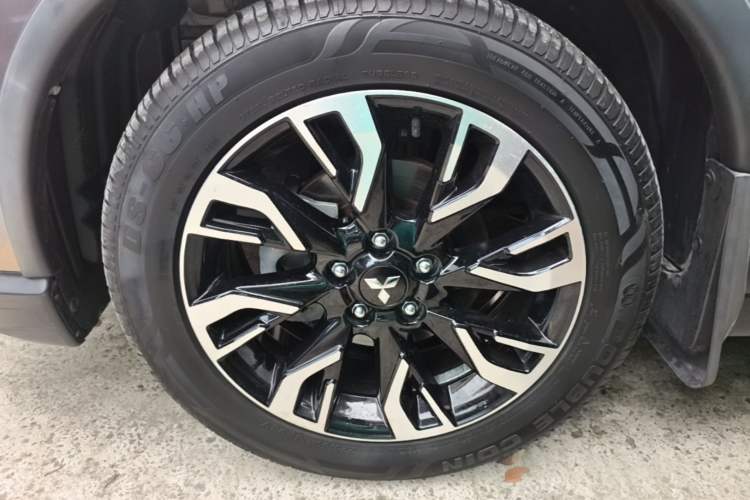 Used Mitsubishi Outlander 2019 2.0L Two-Wheel Drive Comfort Edition 5 Seats China VI Standard Left Front Wheel Hub