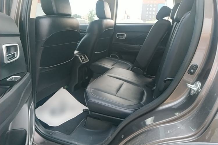 Used Mitsubishi Outlander 2019 2.0L Two-Wheel Drive Comfort Edition 7-Seater China VI Standard Left Rear Seat