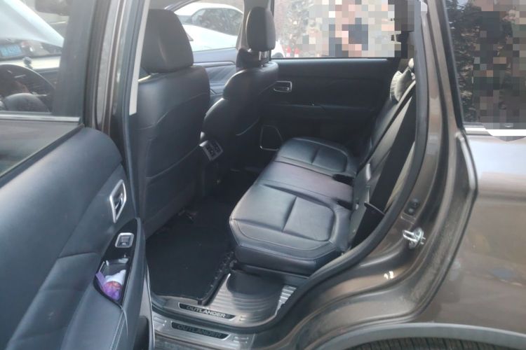Used Mitsubishi Outlander 2019 2.4L 4x4 Zhi Xiang Edition 5 Seats China V Emission Standard Left Rear Seat