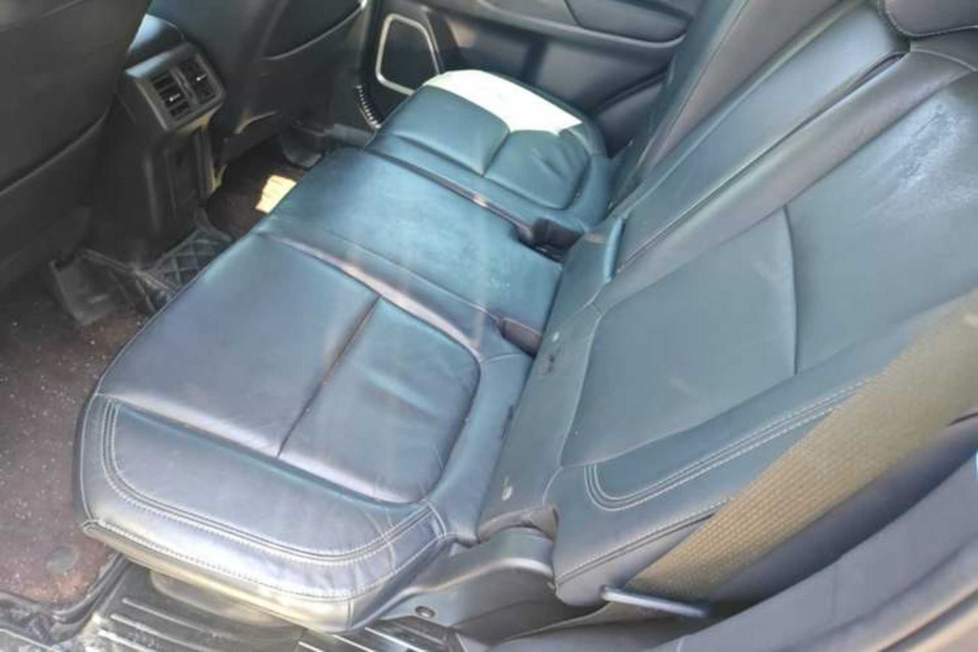 Used Mitsubishi Outlander 2019 2.4L Four-Wheel Drive Flagship Version 7 Seats China V Emission Standard Left Rear Seat