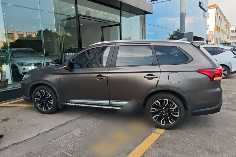 Used Mitsubishi Outlander 2019 2.0L Two-Wheel Drive Comfort Edition 5 Seats China VI Standard Left Side