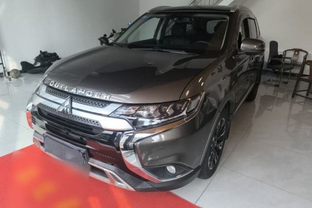 Used Mitsubishi Outlander 2019 2.4L 4x4 Zhi Xiang Edition 5 Seats China V Emission Standard