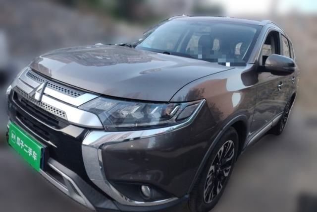 Used Mitsubishi Outlander 2019 2.4L 4x4 Zhi Xiang Edition 5 Seats China V Emission Standard