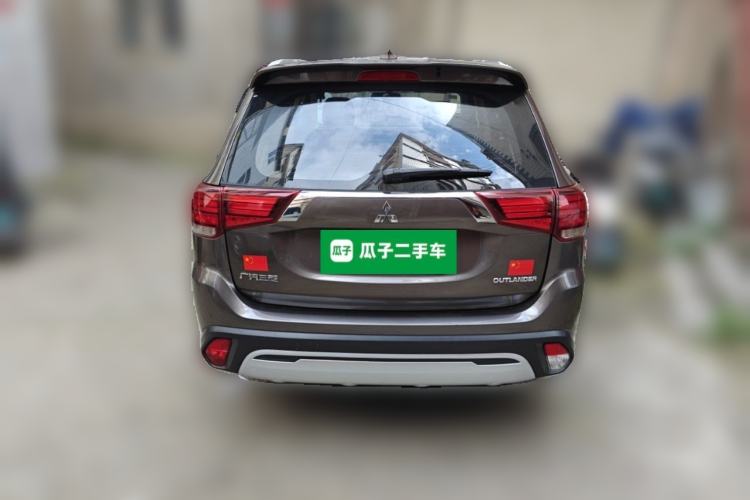 Used Mitsubishi Outlander 2019 2.0L Two-Wheel Drive Comfort Edition 7 Seats China V Emission Standard Rear