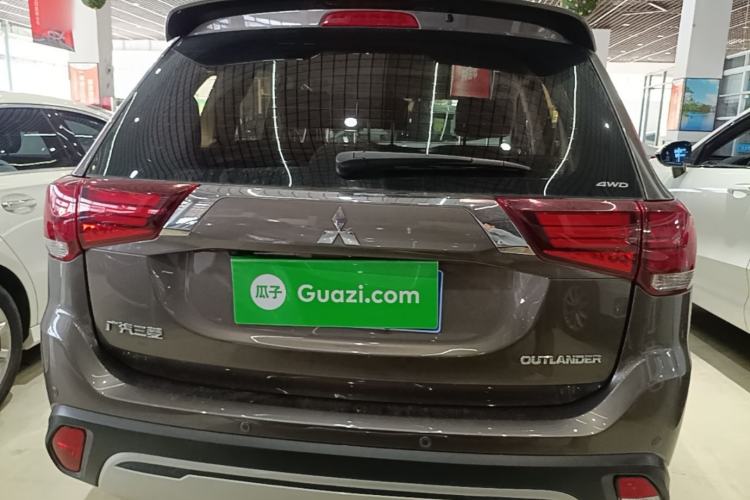 Used Mitsubishi Outlander 2019 2.4L 4x4 Zhi Xiang Edition 5 Seats China V Emission Standard Rear