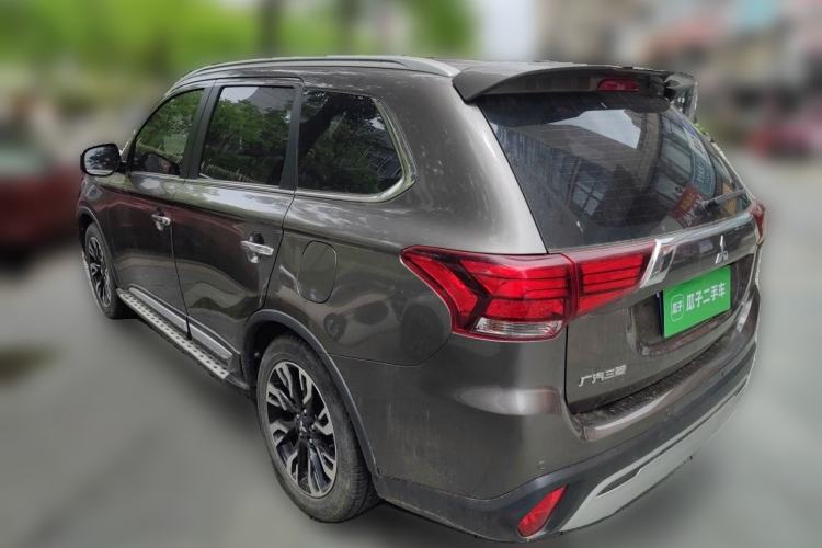 Used Mitsubishi Outlander 2019 2.4L 4x4 Zhi Xiang Edition 7 Seats China VI Standard Rear Left 45 Deg