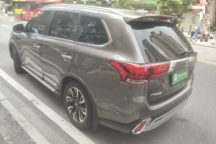 Used Mitsubishi Outlander 2019 2.4L Two-Wheel Drive ZhiXing Version 5 Seats China V Emission Standard Rear Left 45 Deg
