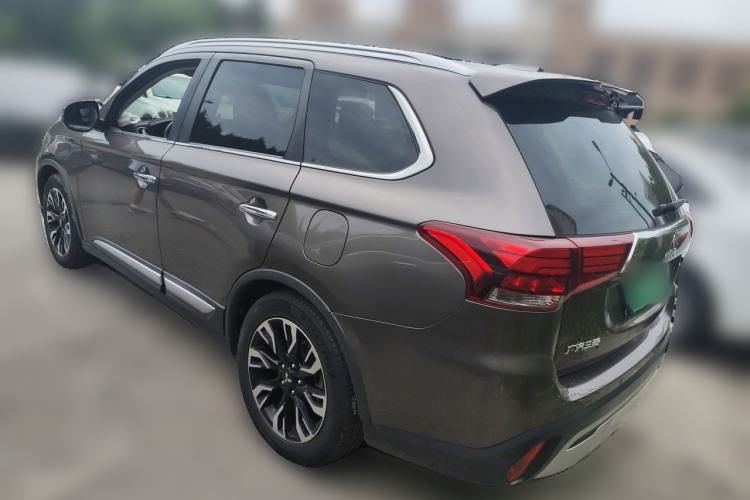 Used Mitsubishi Outlander 2019 2.4L 4x4 Zhi Xiang Edition 5 Seats China VI Standard Rear Left 45 Deg