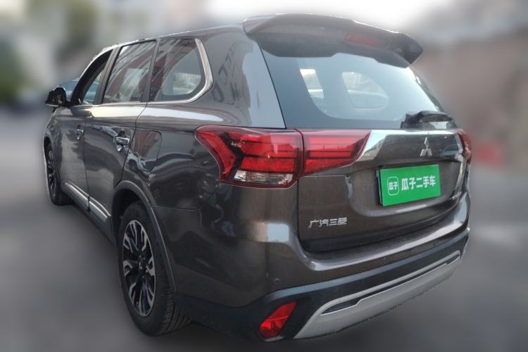 Used Mitsubishi Outlander 2019 2.4L 4x4 Zhi Xiang Edition 5 Seats China V Emission Standard Rear Left 45 Deg
