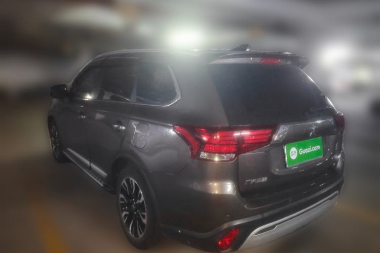 Used Mitsubishi Outlander 2019 2.4L 4x4 Zhi Xiang Edition 7 Seats China VI Standard Rear Left 45 Deg