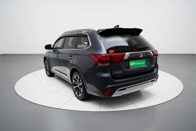 Used Mitsubishi Outlander 2019 2.4L Four-Wheel Drive Flagship Version 7 Seats China V Emission Standard Rear Left 45 Deg