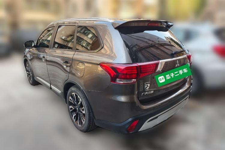 Used Mitsubishi Outlander 2019 2.0L Two-Wheel Drive Comfort Edition 5 Seats China VI Standard Rear Left 45 Deg