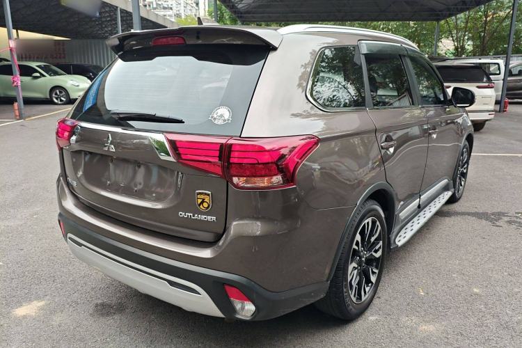 Used Mitsubishi Outlander 2019 2.0L Two-Wheel Drive Comfort Edition 5 Seats China VI Standard Rear Right 45 Deg