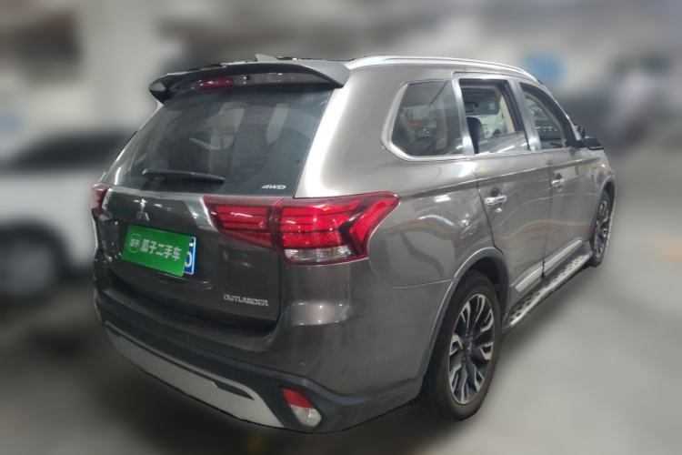 Used Mitsubishi Outlander 2019 2.4L 4x4 Zhi Xiang Edition 7 Seats China V Emission Standard Rear Right 45 Deg