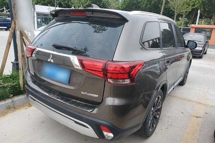 Used Mitsubishi Outlander 2019 2.0L Two-Wheel Drive Comfort Edition 5 Seats China V Standard Rear Right 45 Deg