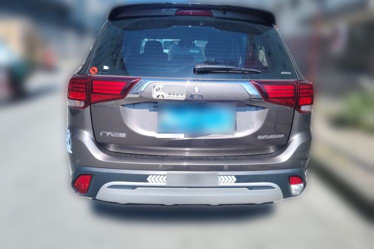 Used Mitsubishi Outlander 2019 2.4L 4x4 Zhi Xiang Edition 7 Seats China V Emission Standard Rear
