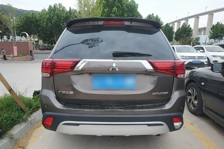 Used Mitsubishi Outlander 2019 2.0L Two-Wheel Drive Comfort Edition 5 Seats China V Standard Rear