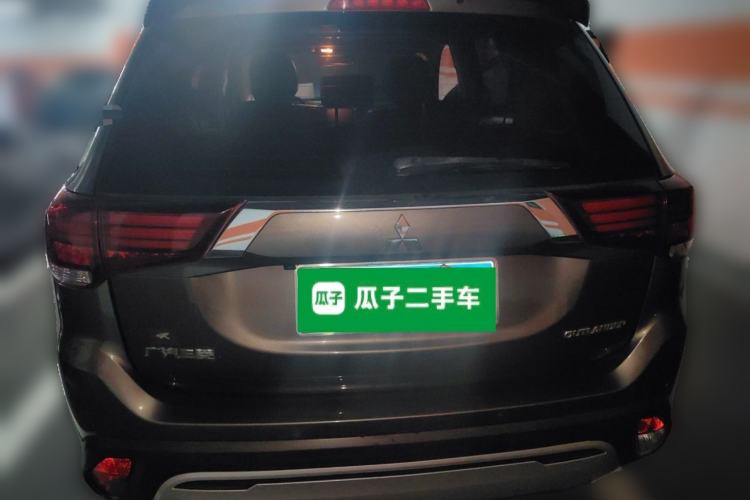 Used Mitsubishi Outlander 2019 2.0L Two-Wheel Drive Comfort Edition 5 Seats China V Standard Rear
