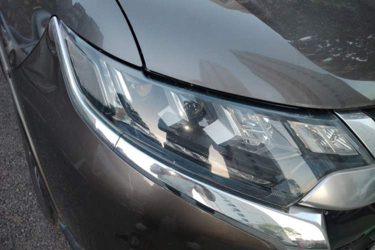 Used Mitsubishi Outlander 2019 2.4L 4x4 Zhi Xiang Edition 5 Seats China V Emission Standard Right Front Headlight