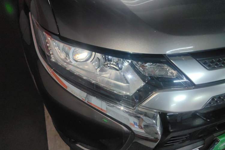 Used Mitsubishi Outlander 2019 2.0L Two-Wheel Drive Comfort Edition 5 Seats China V Standard Right Front Headlight