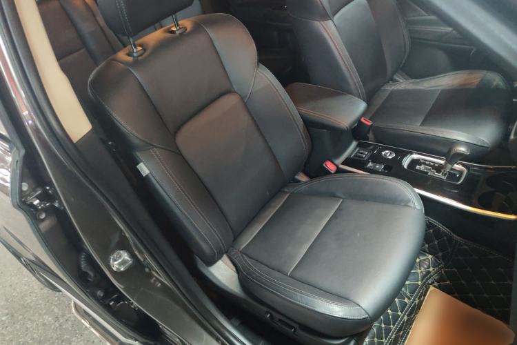 Used Mitsubishi Outlander 2019 2.4L 4x4 Zhi Xiang Edition 7 Seats China V Emission Standard Right Front Seat