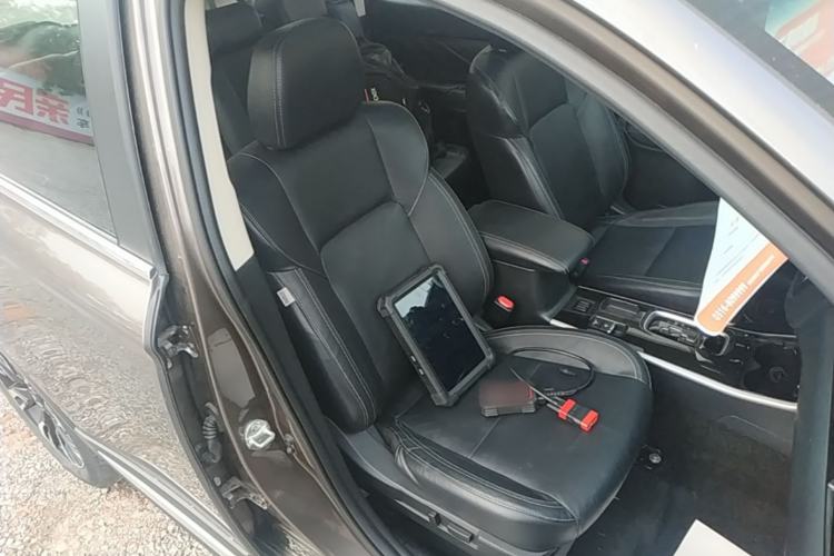 Used Mitsubishi Outlander 2019 2.0L Two-Wheel Drive Comfort Edition 7-Seater China VI Standard Right Front Seat