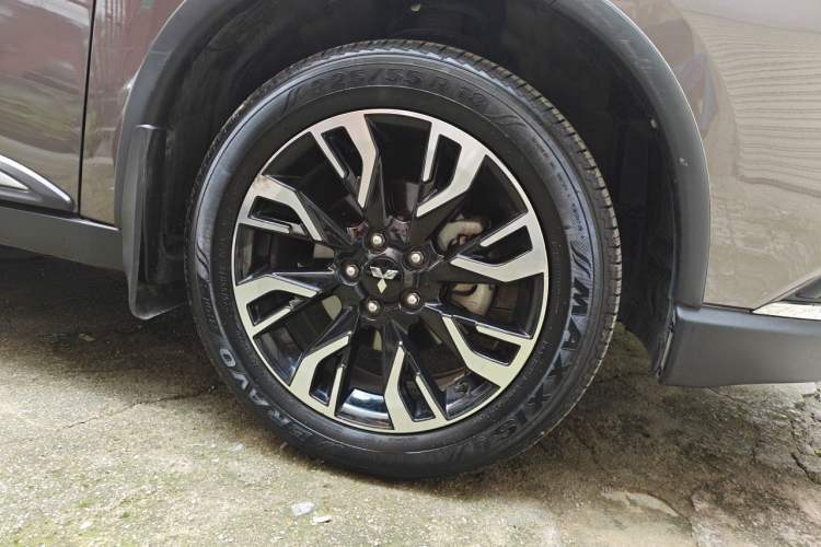 Used Mitsubishi Outlander 2019 2.0L Two-Wheel Drive Comfort Edition 7 Seats China V Emission Standard Right Front Wheel Hub