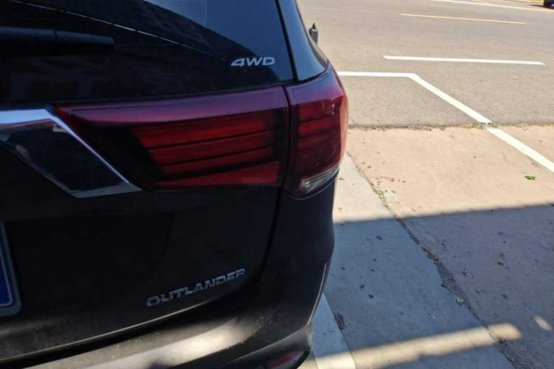 Used Mitsubishi Outlander 2019 2.4L Four-Wheel Drive Flagship Version 7 Seats China V Emission Standard Right Rear Taillight