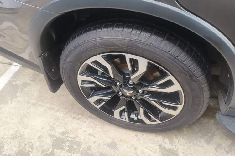 Used Mitsubishi Outlander 2019 2.0L Two-Wheel Drive Comfort Edition 7-Seater China VI Standard Right Rear Wheel Hub