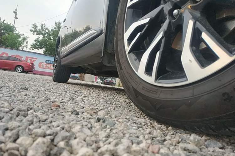 Used Mitsubishi Outlander 2019 2.0L Two-Wheel Drive Comfort Edition 7-Seater China VI Standard Right Side Sill