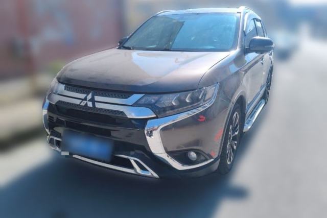 Used Mitsubishi Outlander 2019 2.4L 4x4 Zhi Xiang Edition 7 Seats China V Emission Standard