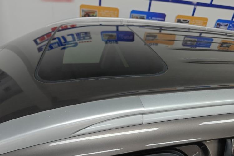 Used Mitsubishi Outlander 2019 2.4L Two-Wheel Drive ZhiXing Version 5 Seats China V Emission Standard Roof