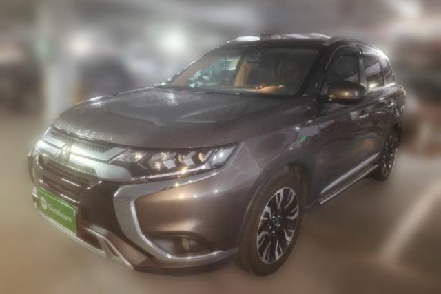 Used Mitsubishi Outlander 2019 2.4L 4x4 Zhi Xiang Edition 7 Seats China VI Standard