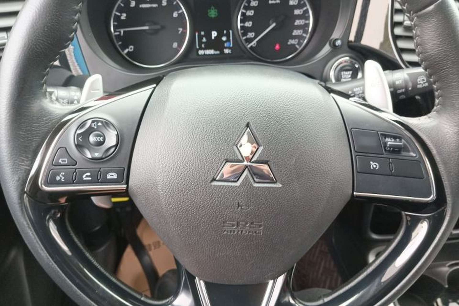 Used Mitsubishi Outlander 2019 2.4L 4x4 Zhi Xiang Edition 7 Seats China V Emission Standard Steering Wheel