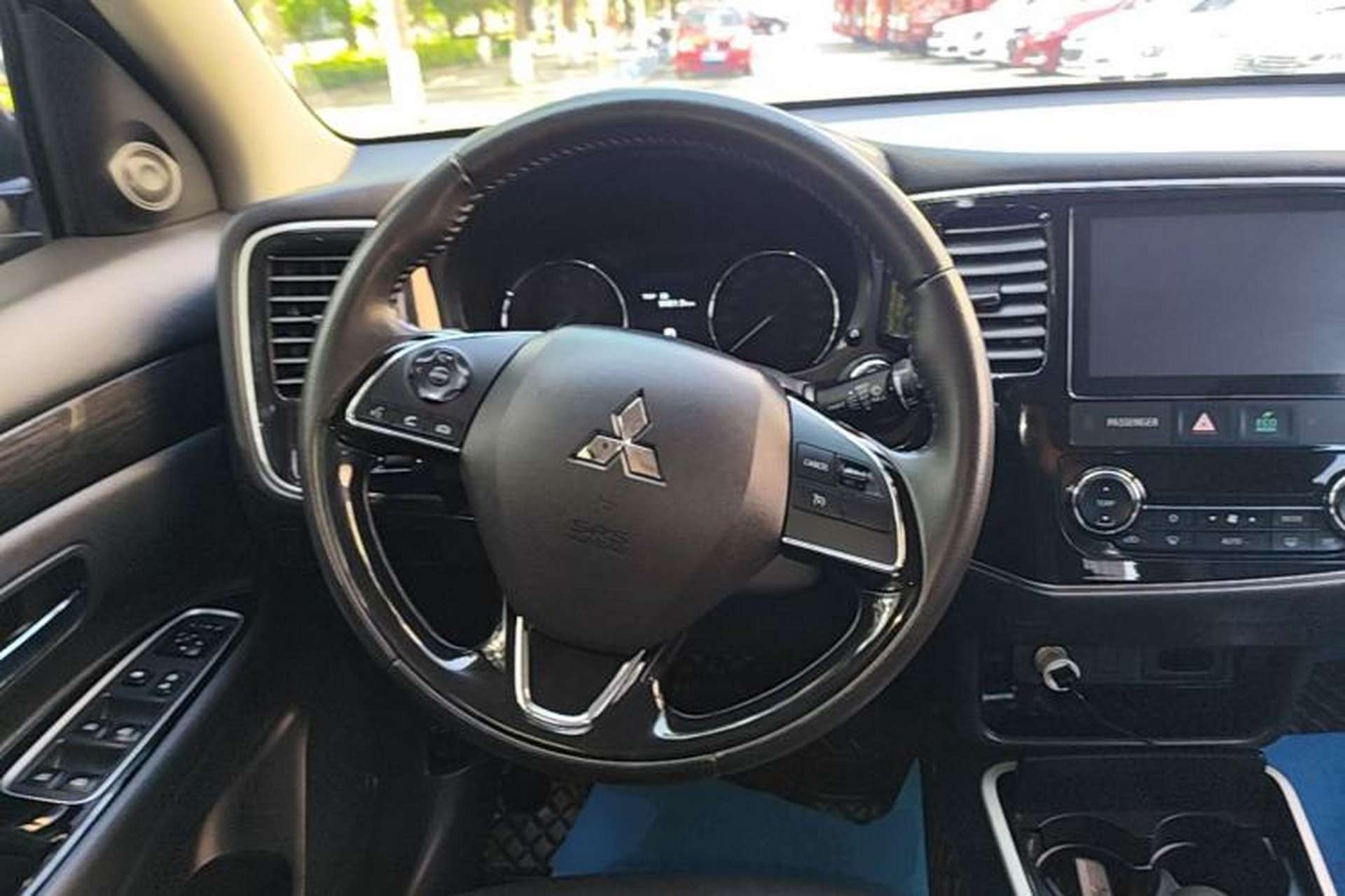 Used Mitsubishi Outlander 2019 2.0L Two-Wheel Drive Comfort Edition 5 Seats China V Standard Steering Wheel