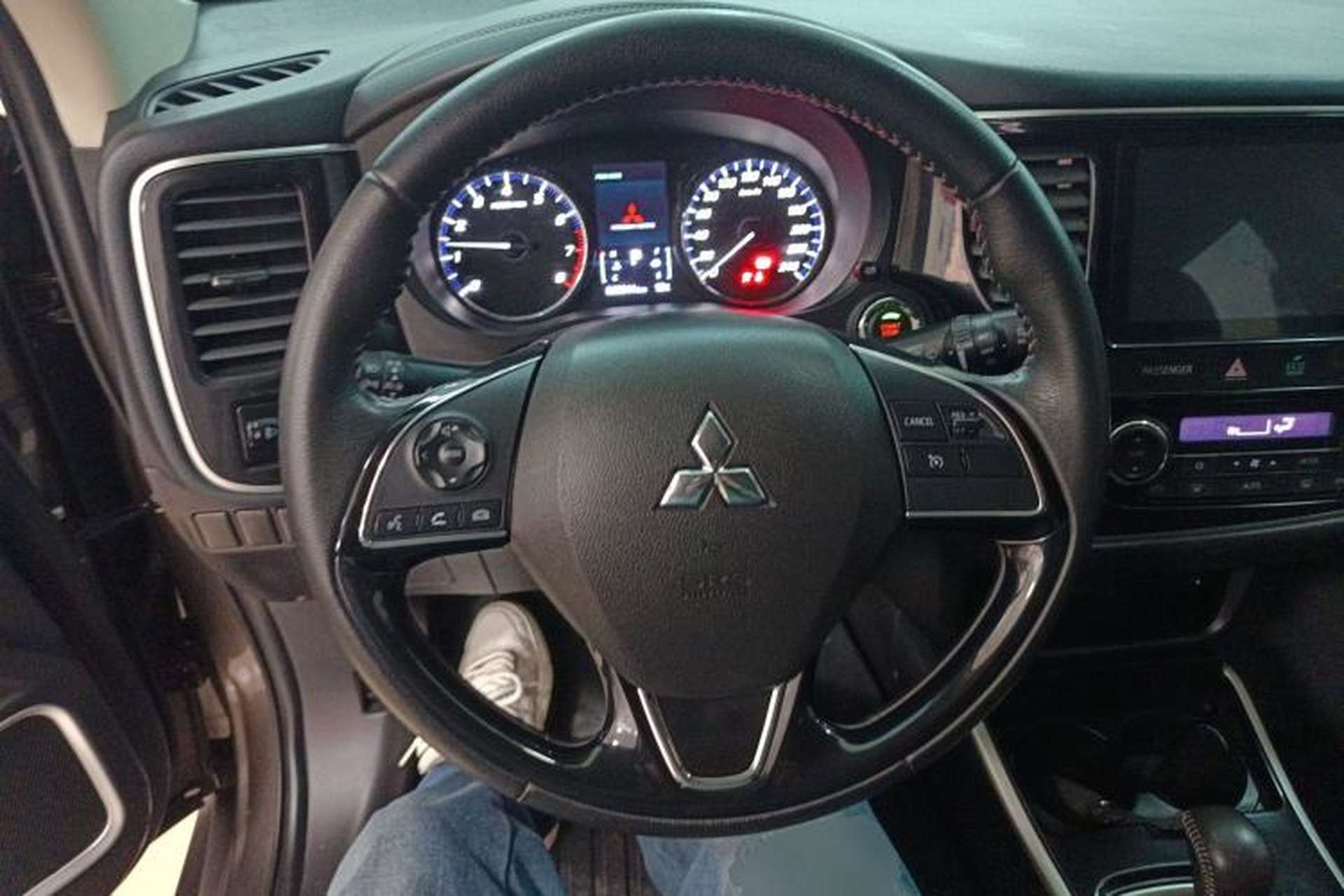Used Mitsubishi Outlander 2019 2.0L Two-Wheel Drive Comfort Edition 5 Seats China V Standard Steering Wheel