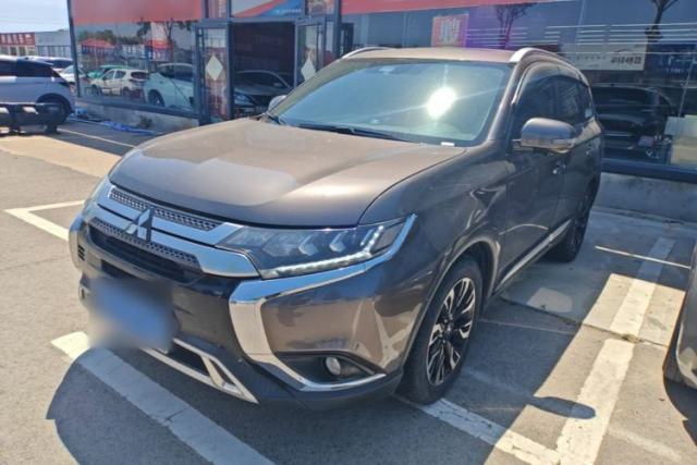 Used Mitsubishi Outlander 2019 2.4L Four-Wheel Drive Flagship Version 7 Seats China V Emission Standard