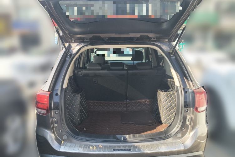 Used Mitsubishi Outlander 2019 2.0L Two-Wheel Drive Comfort Edition 5 Seats China V Standard Trunk