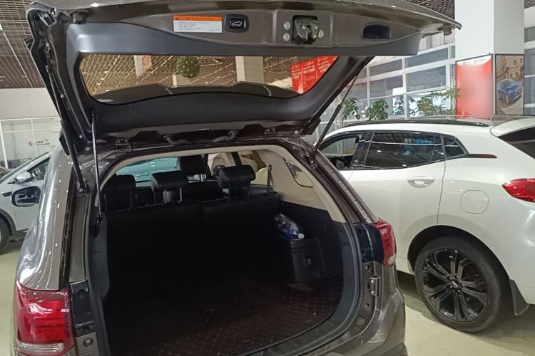 Used Mitsubishi Outlander 2019 2.4L 4x4 Zhi Xiang Edition 5 Seats China V Emission Standard Trunk