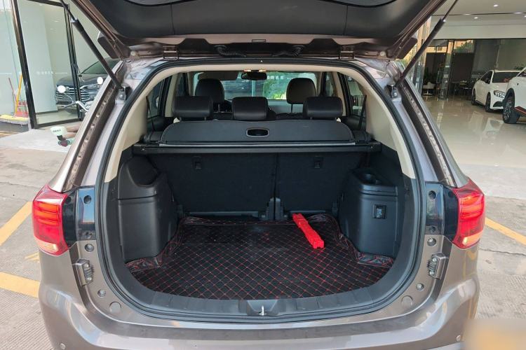 Used Mitsubishi Outlander 2019 2.0L Two-Wheel Drive Comfort Edition 5 Seats China VI Standard Trunk
