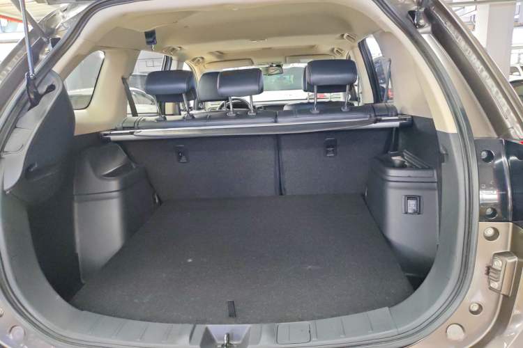 Used Mitsubishi Outlander 2019 2.4L 4x4 Zhi Xiang Edition 5 Seats China VI Standard Trunk