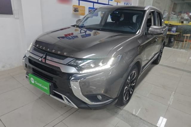 Used Mitsubishi Outlander 2019 2.4L Two-Wheel Drive ZhiXing Version 5 Seats China V Emission Standard