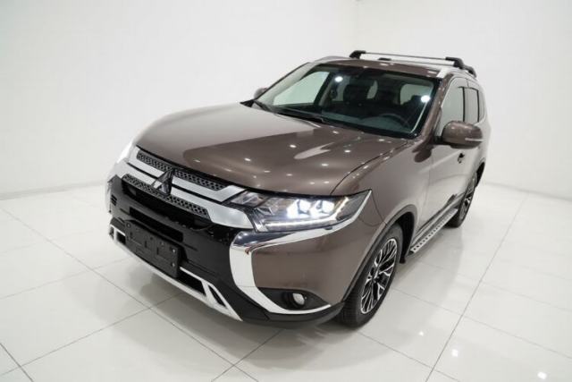 Used Mitsubishi Outlander 2019 2.4L 4x4 Zhi Xiang Edition 7 Seats China VI Standard