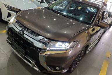 Used Mitsubishi Outlander 2019 2.4L 4x4 Zhi Xiang Edition 7 Seats China VI Standard