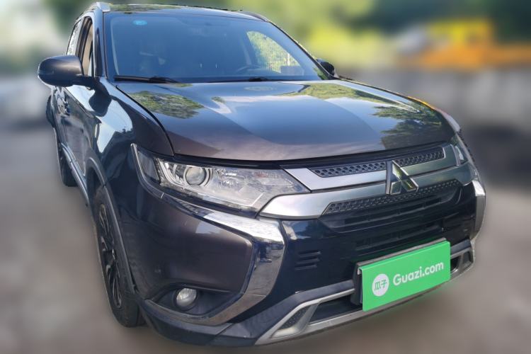 Used Mitsubishi Outlander 2019 2.0L Two-Wheel Drive Comfort Edition 5 Seats China VI Standard Front Right 45 Deg